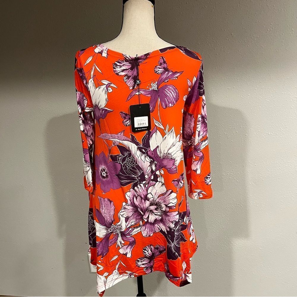 Floral asymmetrical long sleeve top - Picture 7 of 15